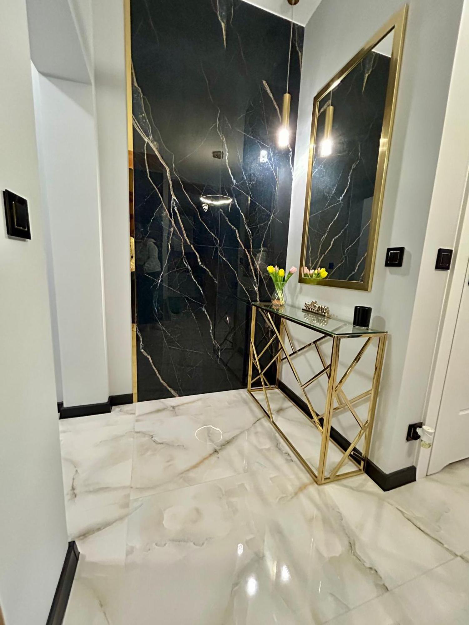 Golden Luxury Suite Nowy Dwor Mazowiecki Exterior photo